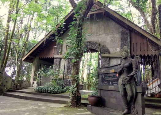 Paket Gathering: Candi Borobudur – Musium Ullen Sentalu – Landmark Merapi - Outbond Goa Pindul – Pinus Pengger – Candi Boko - Lava Tour Merapi – Pusat Oleh-Oleh