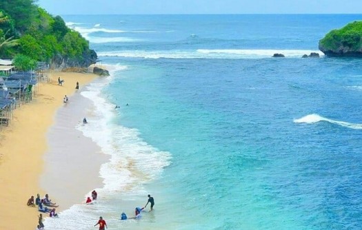Pantai Ngerawe – Pantai Sadranan – Pinus Pengger – Oleh Oleh