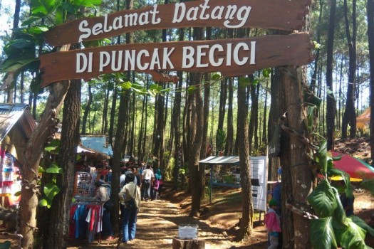 Paket Gathering: Lava Tour Merapi – Candi Borobudur – Gereja Ayam Outbond Di Puncak Becici – Tebing Breksi – Candi Boko - Keraton Ngayogyakarta – Tamansari – Pusat Oleh-Oleh
