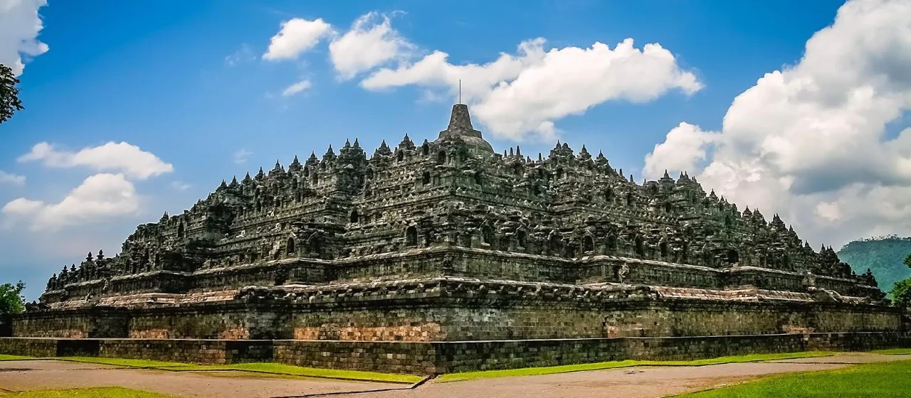 Paket Gathering: Candi Borobudur – Musium Ullen Sentalu – Landmark Merapi - Outbond Goa Pindul – Pinus Pengger – Candi Boko - Lava Tour Merapi – Pusat Oleh-Oleh