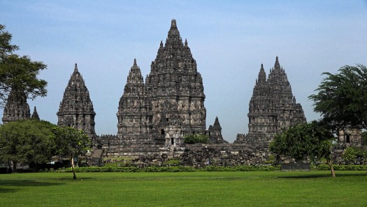 Paket Gathering: Lava Tour Merapi – Landmark Merapi - Outbond Puncak Becici – Pantai Drini – Tebing Breksi - Candi Prambanan – Pusat Oleh-Oleh